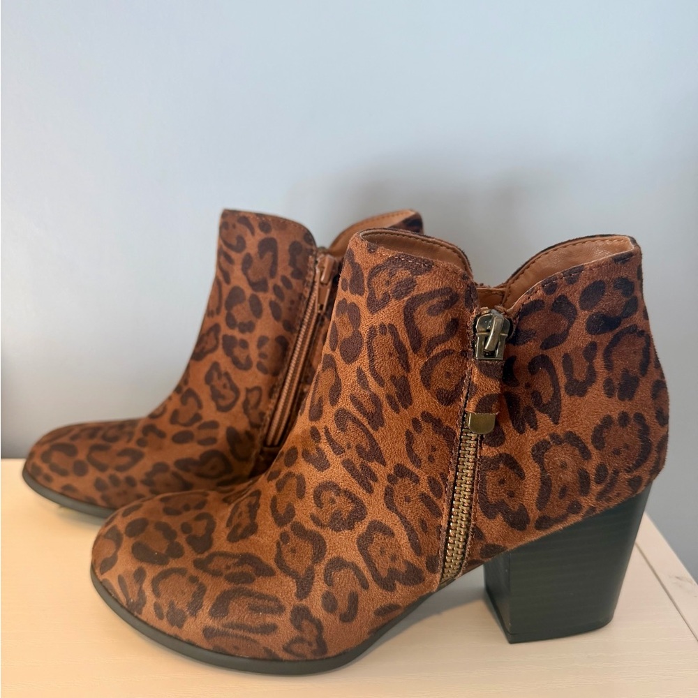 Style & Co New Leopard Print Zip Ankle Boots 6 NEW!